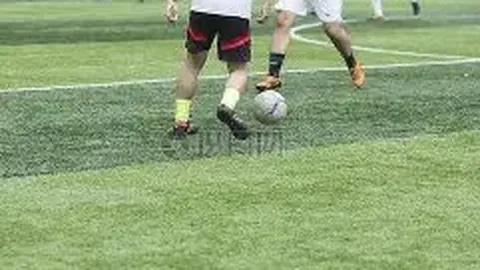 港畔心声寄奥斯卡，共渡难关显担当，荣誉队长情谊长，携手未来赢辉煌！