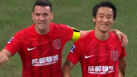 紧急警报！范佩西领衔的费耶诺德连败四场，荷甲积分榜上已跌落至榜首11分边缘！